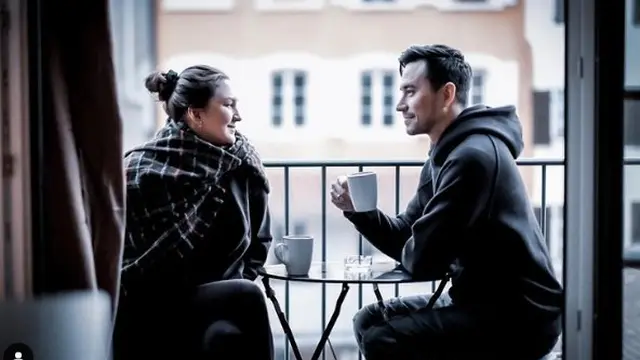 7 Pemotretan Darius Sinathrya dan Donna Agnesia di Berbagai Tema, Bak Prewedding