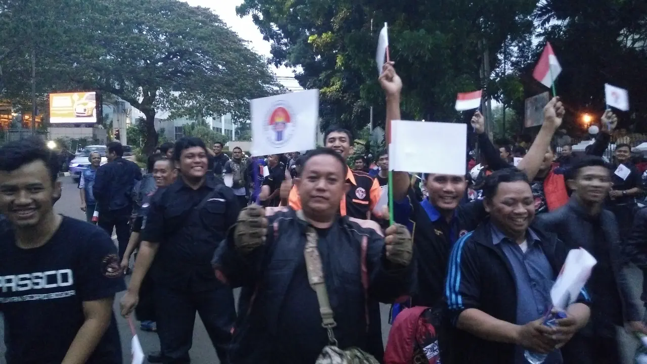 Ratusan Bikers dan Siswa SMU Sambut Owi/Butet
