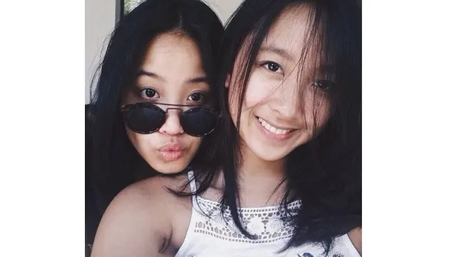 6 Potret Dita Karang Member Girlgrup Secret Number dan Kakaknya, Sibling Goals