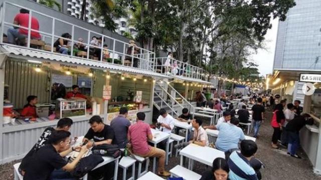 Gubernur DKI Jakarta Anies Baswedan di Thamrin 10