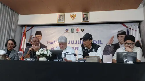 Dewan Pakar Timnas Anies Baswedan-Muhaimin Iskandar (AMIN), Bambang Widjojanto, dalam konferensi pers soal Website KPU (Sirekap): Sebuah Perjalanan Kawal Suara dan Telusur Etika, di Rumah Koalisi Perubahan.