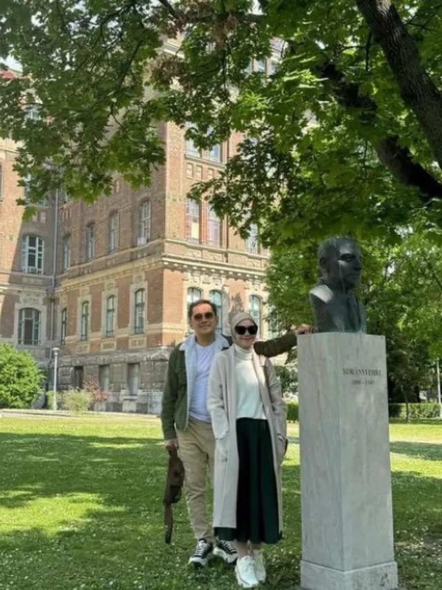 Zaskia Adya Mecca dan Hanung Bramantyo (Instagram/zaskiaadyamecca)