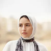 Berikut macam warna hijab yang wajib dimiliki hijabers. (Unsplash/khaled ghareeb).
