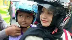 Satlantas Polres Ponorogo melakukan razia unik. Polisi mengincar pengendara yang membonceng anak tanpa menggunakan helm. Bukannya ditilang, anak-anak itu malah mendapat helm gratis jika hafal menyebutkan Pancasila.