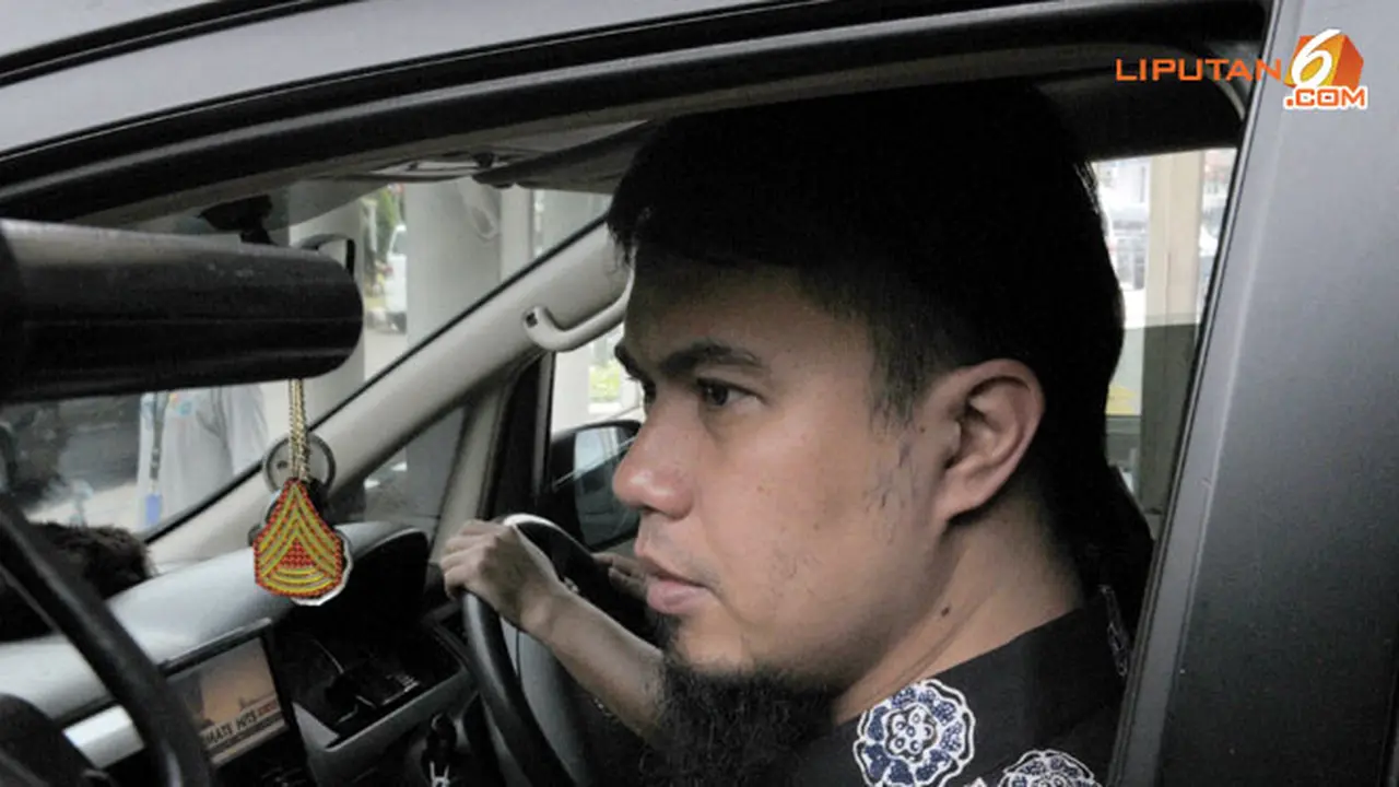 dhani-tuntut-130909d.jpg