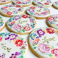 Kalau bisa diawetkan, lebih baik kue keringnya diawetkan saja. :3