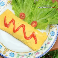 Nasi goreng selimut mungkin paling pas disajikan saat sahur.