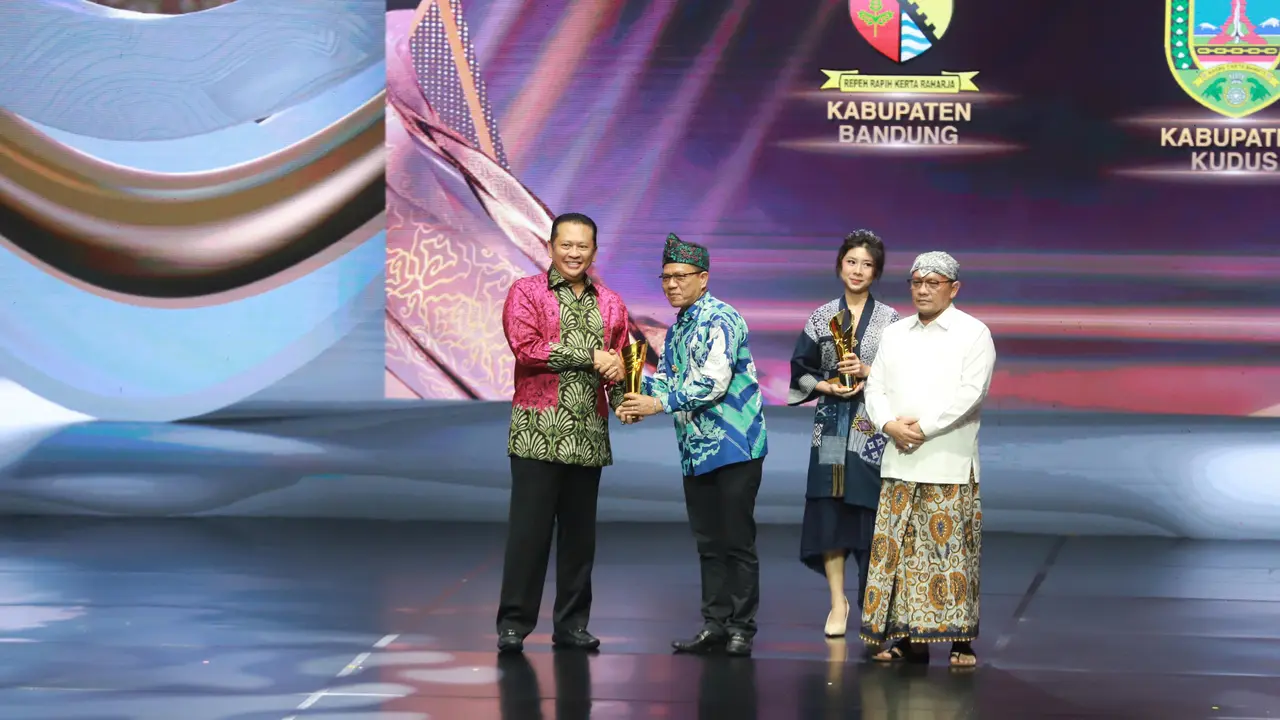 Bupati Dadang Supriatna Raih Penghargaan Pemimpin Daerah Awards 2024, Dinilai sebagai Kepala Daerah Kolaboratif