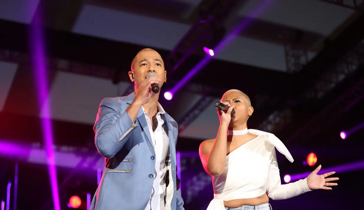 Di hari ketiga pagelaran jazz terbesar di Asia ini diisi oleh beberapa penyanyi. Dalam tema 'Indonesian Duets' ini diisi oleh beberapa penyanyi. (Andy Masela/Bintang.com)