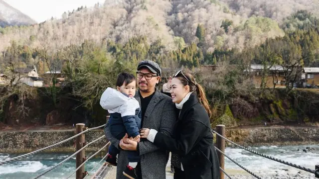 Potret Bahagia Sammy Simorangkir dan Keluarga