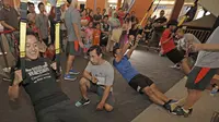 Aparel olahraga asal Amerika Serikat, Under Armour menggelar ajang fitness challenge bertajuk Test of Will di Mall Kelapa Gading, Jakarta, 4-5 Maret 2017.  (Bola.com/Peksi Cahyo)