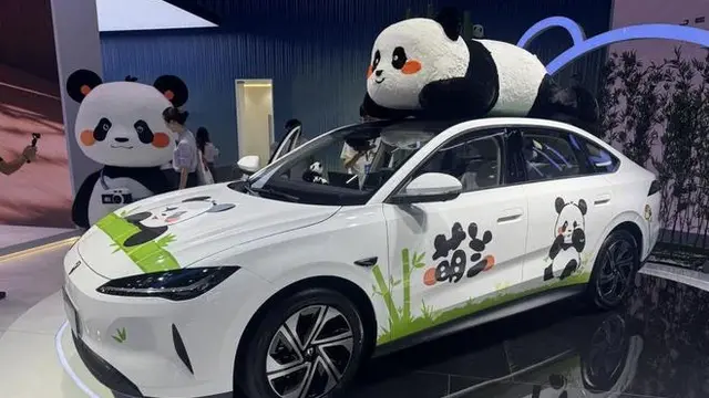 Sisi Samping Jetta M6 EV dengan Elemen Desain "Bamboo Aesthetics"