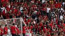 Kedatangan Jokowi bersama ibu Iriana untuk menonton tim asuhan Shin Tae-yong membuat suasana di SUGBK meriah. Presiden Jokowi juga menyempatkan menyapa penonton yang memberikan dukungan langsung untuk Timnas Indonesia di stadion. (Bola.com/M Iqbal Ichsan)