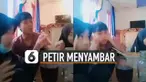 Niatnya membuat video ketika sedang makan mie. Beberapa pemuda ini kaget karena ada petir menyambar.