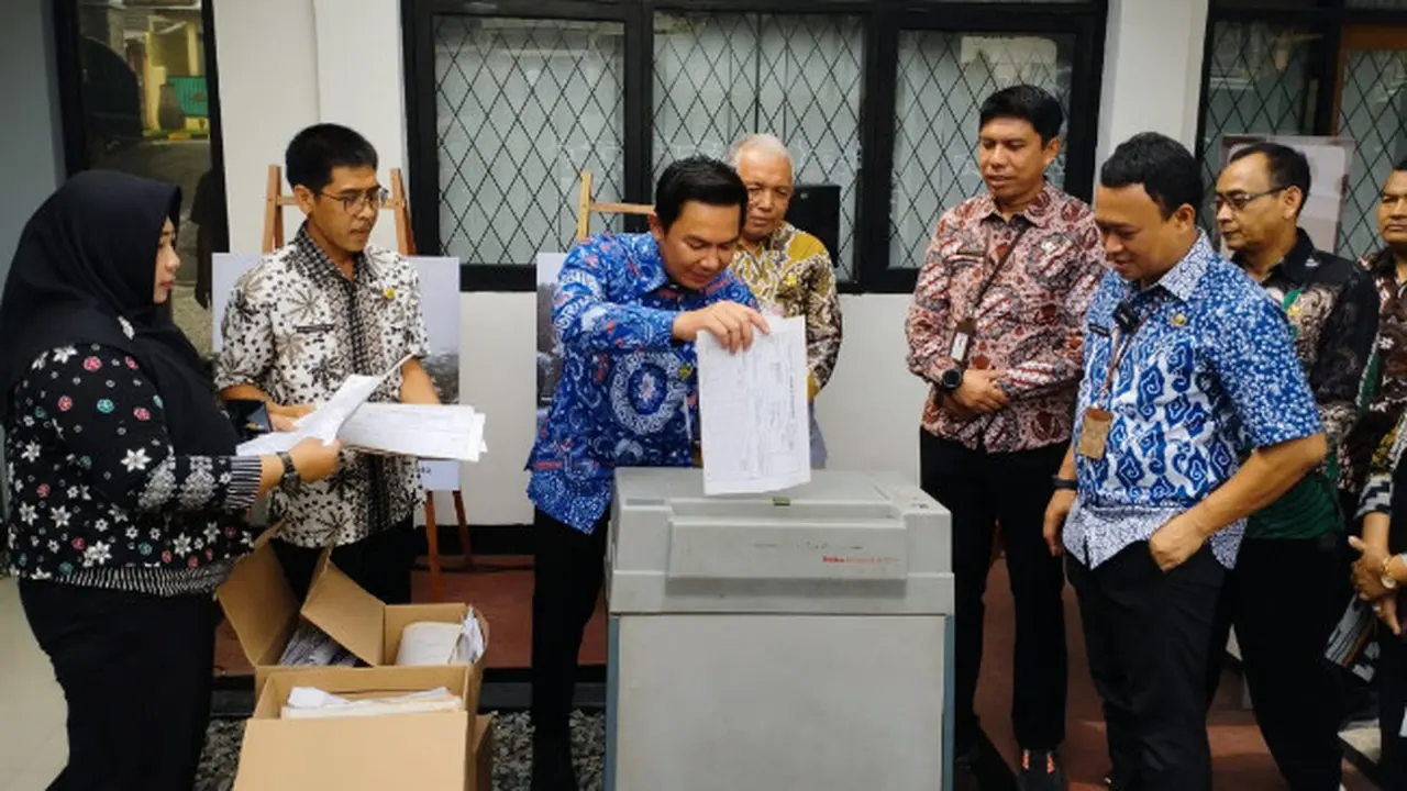 Disipusda Kabupaten Purwakarta Musnakan Arsip Tua dari Dua Dinas