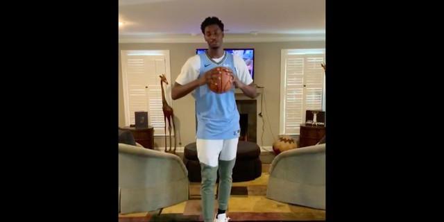 VIDEO: Pebasket NBA, Jaren Jackson Jr Pamer Skill Two Ball Dribbling di Rumahnya