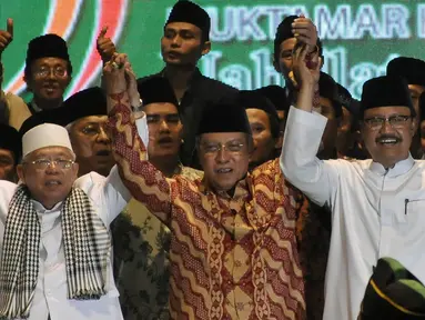 Rois Am PBNU terpilih, KH Ma'ruf Amin (kiri), Ketua PBNU terpilih, KH Said Aqil Siradj (tengah) dan Ketua Panitia Daerah Muktamar NU ke-33 Saifullah Yusuf saat penutupan Muktamar NU di Jombang, Jawa Timur, Kamis (6/8/2015). (Liputan6.com/Johan Tallo)