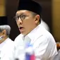 Menteri Agama Lukman Hakim Saifuddin saat rapat dengan Komisi VIII DPR di Jakarta, Senin (12/3). Kenaikan biaya haji dikarenakan kebijakan pengenaan Pajak Pertambahan Nilai (PPN) dari Pemerintah Arab Saudi sebesar 5 persen. (Liputan6.com/JohanTallo)