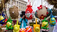 Selamat Hari Paskah 2018! Ini lho sederet tradisi Paskah yang ada di seluruh dunia. Kira-kira di Indonesia bagaimana? (Foto: Daily News Hungary)