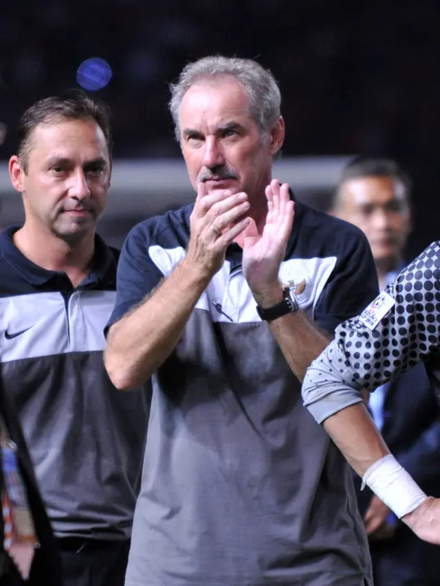 FOTO: Mantan Pelatih Timnas Indonesia Alfred Riedl Meninggal Dunia