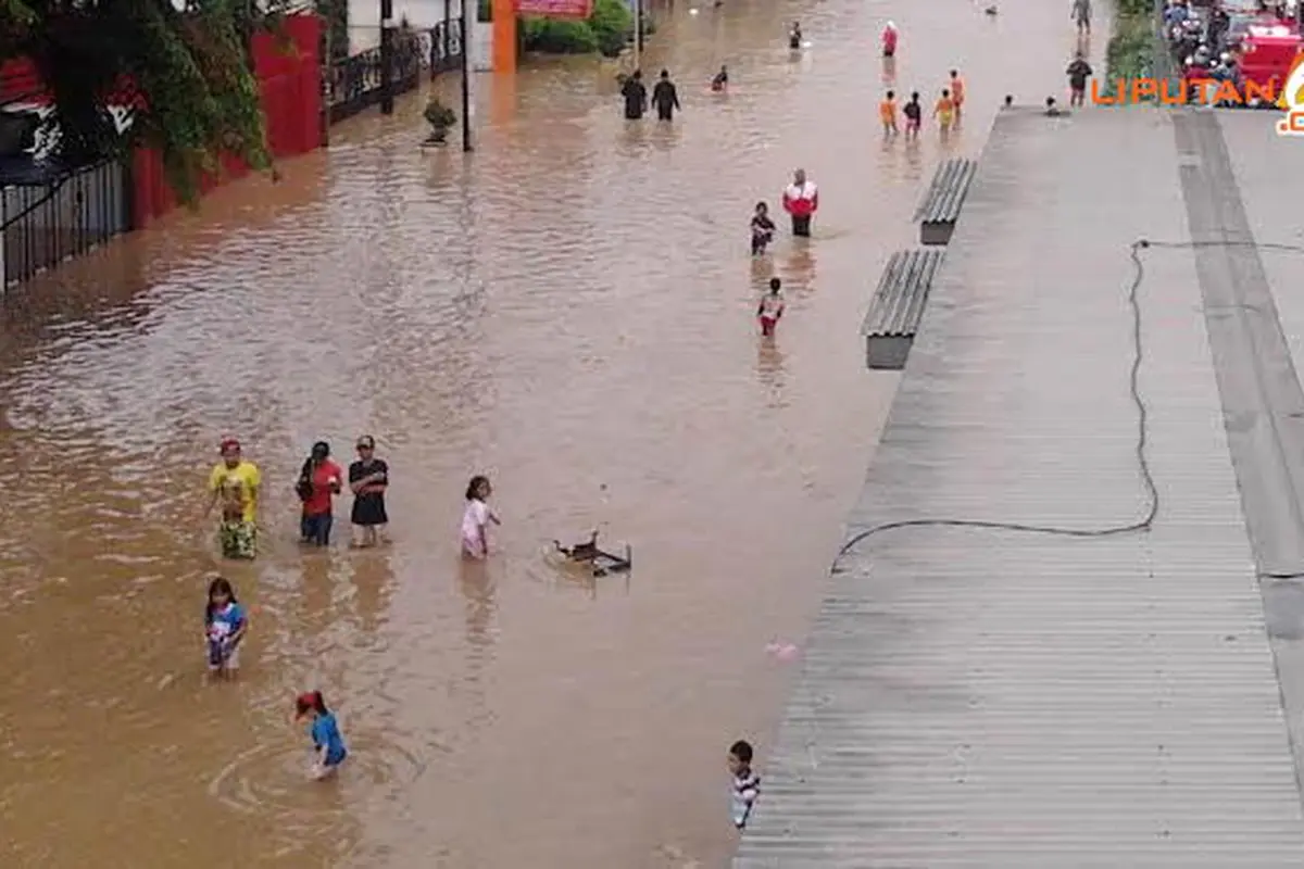 banjir-toko-2-140113b.jpg