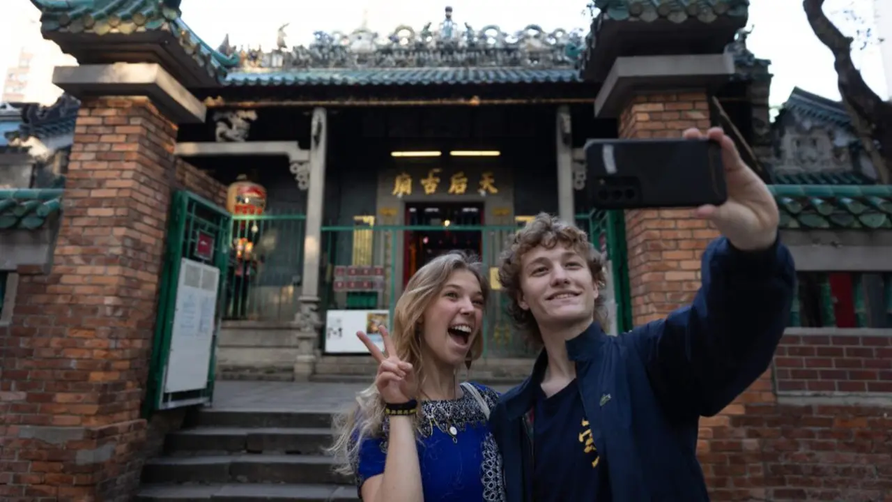 Foto wisatawan di Temple Street