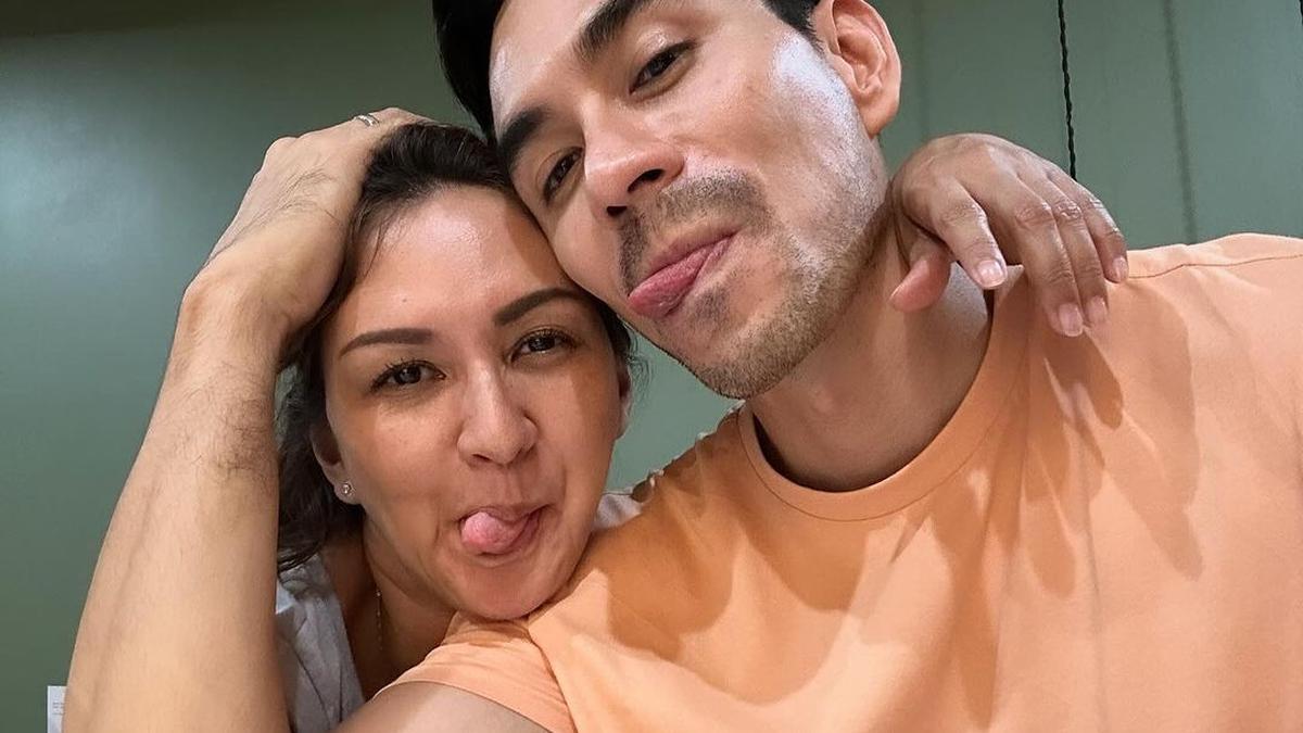 7 Potret Dapur Rumah Donna Agnesia dan Darius, Simpel tapi Elegan dan Nyaman