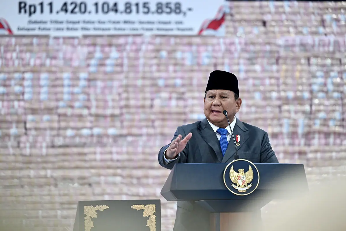 Presiden Prabowo Subianto saat menyaksikan Penyerahan Denda Administratif dan Penyelematan Keuangan Negara di Kejagung, Jakarta Selatan, Jumat (10/4/2026) (Biro Pers Istana)