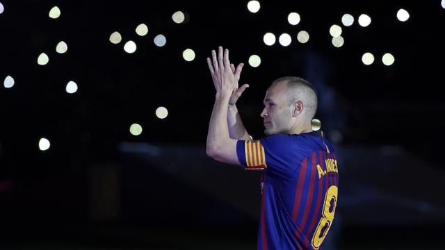 FOTO: Tawa dan Tangis Andres Iniesta di Laga Perpisahan