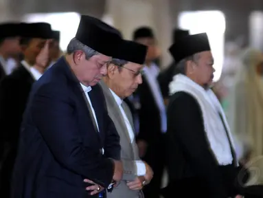 Presiden SBY dan Wakil Presiden Boediono melaksanakan Salat Idul Adha di Masjid Istiqlal, Jakarta, (5/10/14). (Liputan6.com/Johan Tallo)