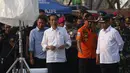 Presiden Joko Widodo bersiap memberi keterangan terkait jatuhnya Lion Air JT 610 di posko evakuasi di JICT 2, Tanjung Priok, Jakarta, Jumat (2/11). Jokowi melihat perkembangan hasil pencarian pesawat Lion Air JT 610. (Liputan6.com/Angga Yuniar)