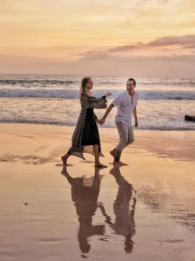 7 Momen Daniel Mananta dan Istri Liburan di Sumba, Bak Pengantin Baru