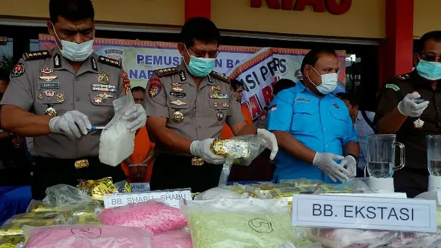 Pemusnahan barang bukti sabu dan ekstasi asal Malaysia