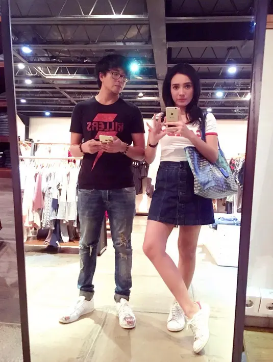 Oleh karena itu, banyak orang yang mengira jika Dea dan Ariel merupakan pasangan kekasih. (Foto: instagram.com/dea_ananda)