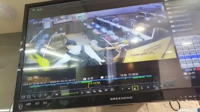 Live Stream