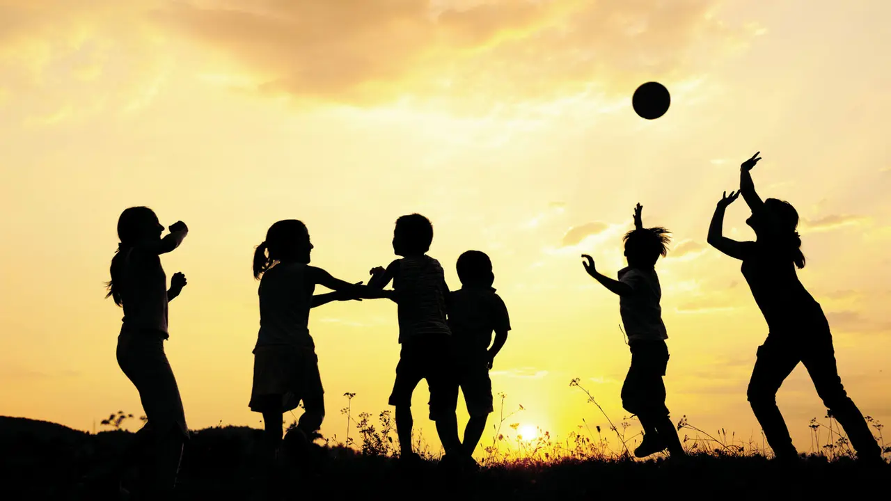 [Bintang] Hari Anak Nasional 2017: 4 Hal yang Bikin Kangen Jadi Anak Kecil