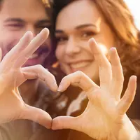 Sering Terjadi, 5 Zodiak Ini Langganan Jadian dengan Sahabat Sendiri