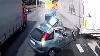 Pengendara Sembrono Terekam 'Dikeroyok' 2 Truk