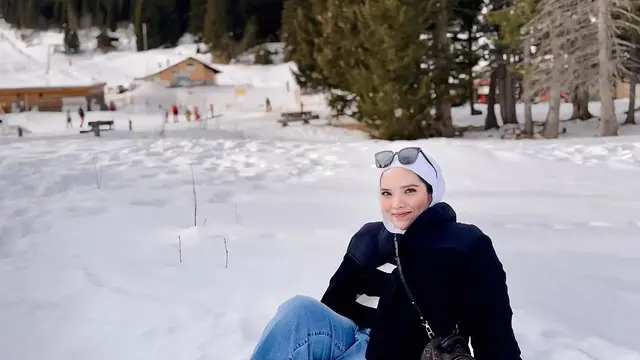 Potret Dhea Natasya, Adik Ipar Shireen dan Zaskia Sungkar (credit: instagram/_dheanatasya)