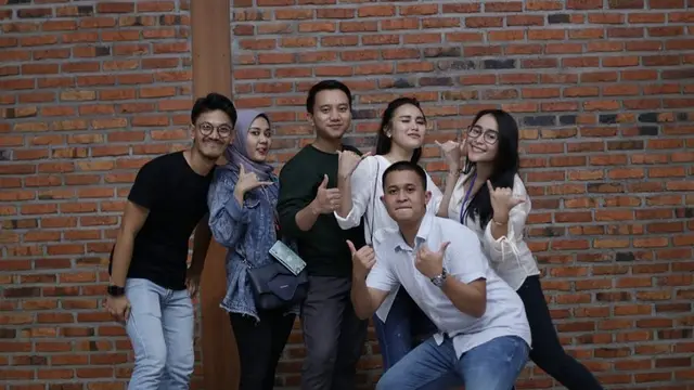 Potret Perayaan Ulang Tahun ke-28 Ayu Ting Ting