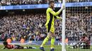Empat gol yang dilesakkan oleh Kevin De Byurne dan Ryad Mahrez membuat David de Gea bolak-balik mengambil bola ke gawang sendiri. (AFP/Oli Scarff)