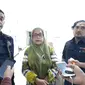 Ratih Puspa Nusati, pelapor Sukmawati Soekarnoputri atas tuduhan penistaan agama usai diperiksa di Polda Metro Jaya, Kamis (28/11/2019) malam. (Liputan6.com/Ady Anugrahadi)