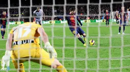 Messi Menjebol Gawang