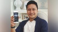 Arie Untung punya tips buat kamu supaya liburan makin lengkap dan oke.