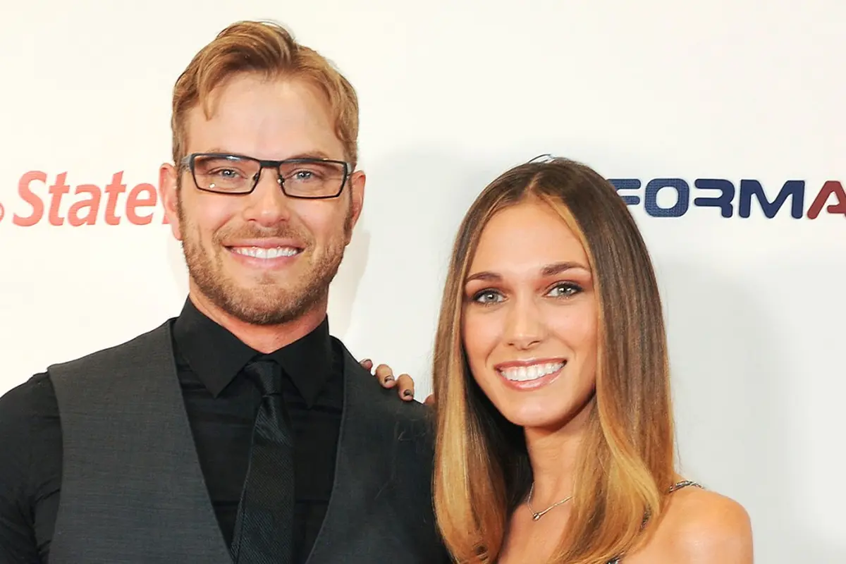 [Bintang] Kellan Lutz - Britanny Gonzales