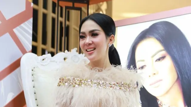 Syahrini (Bintang.com/ Adrian Utama Putra)