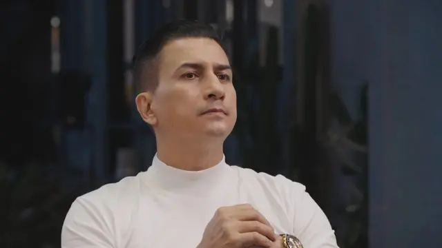 Di Antara Dua Cinta