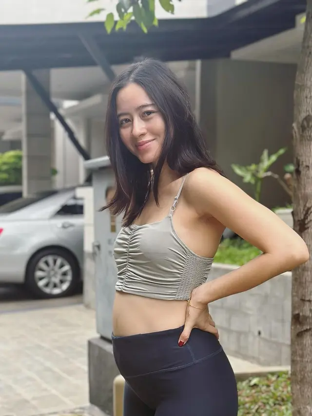 Laura Theux Lahirkan Anak Pertama, Ini 9 Potret Perjalanan Kehamilannya