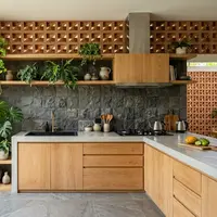Dapur dengan Backsplash Batu Alam. [Gemini AI]