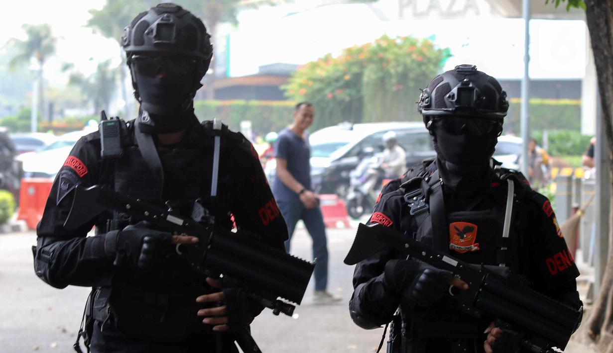 "Keberhasilan dan kesuksesan penyelenggaraan KTT ASEAN tidak hanya akan berdampak terhadap reputasi pasukan pengamanan. Tetapi juga akan berdampak bagi reputasi dan nama baik bangsa Indonesia di kancah internasional," kata Panglima TNI Laksamana Yudo Margono. (Liputan6.com/Herman Zakharia)